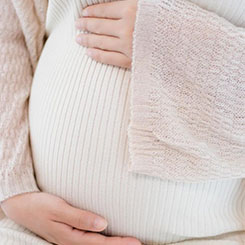 这番话迅速🚴😜冲上热搜，话☯🤼‍♀️题 #荣耀高🛶管称iP🤸‍♀️单身试管